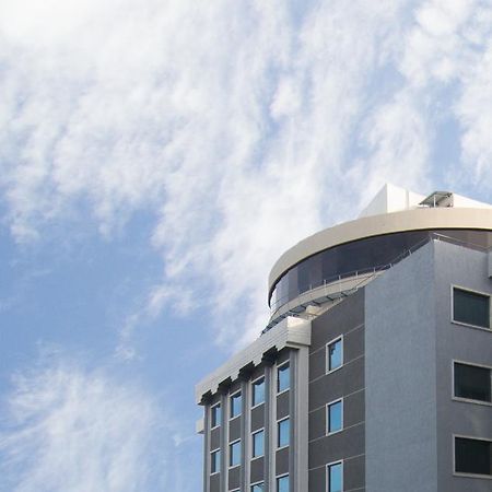 Lemon Tree Hotel, Banjara Hills, Hyderabad Exterior foto